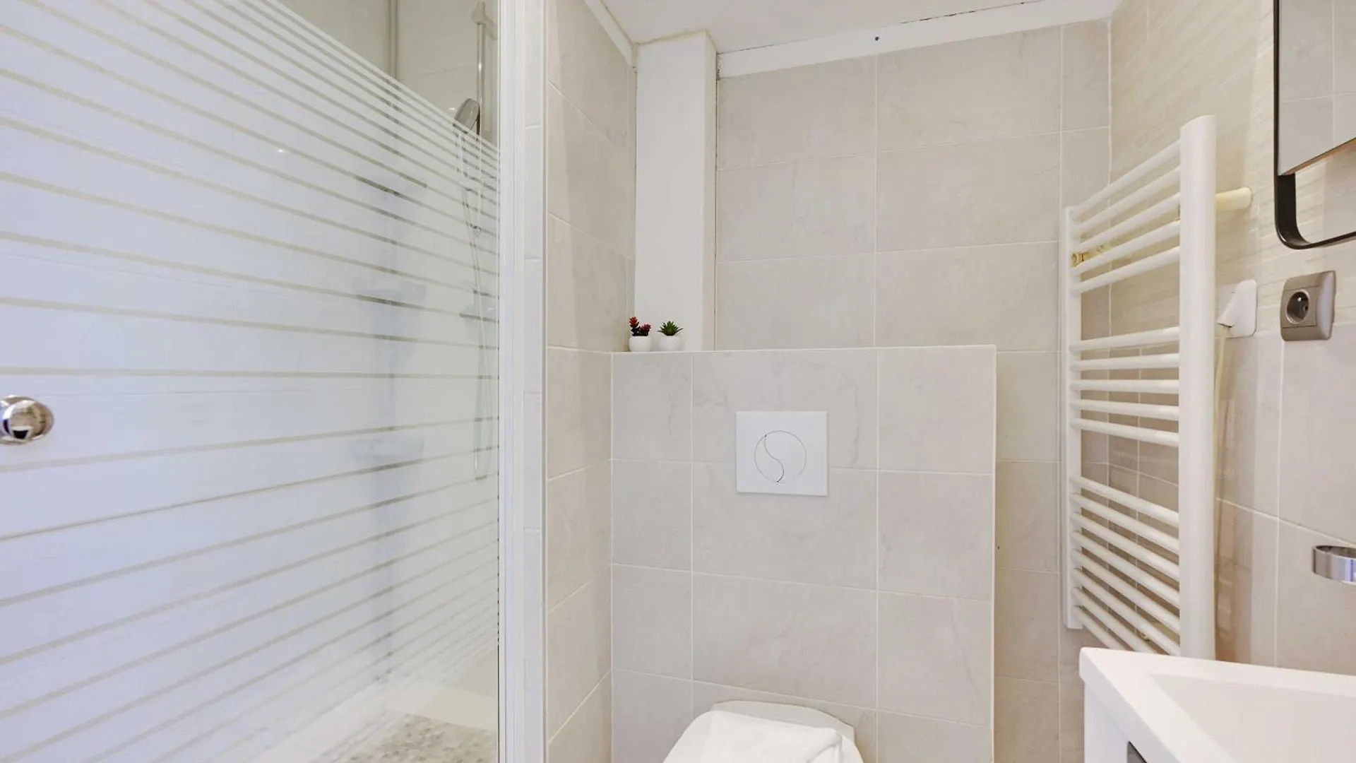 Charming Apartment -1Br - 4P - Gare District Paris