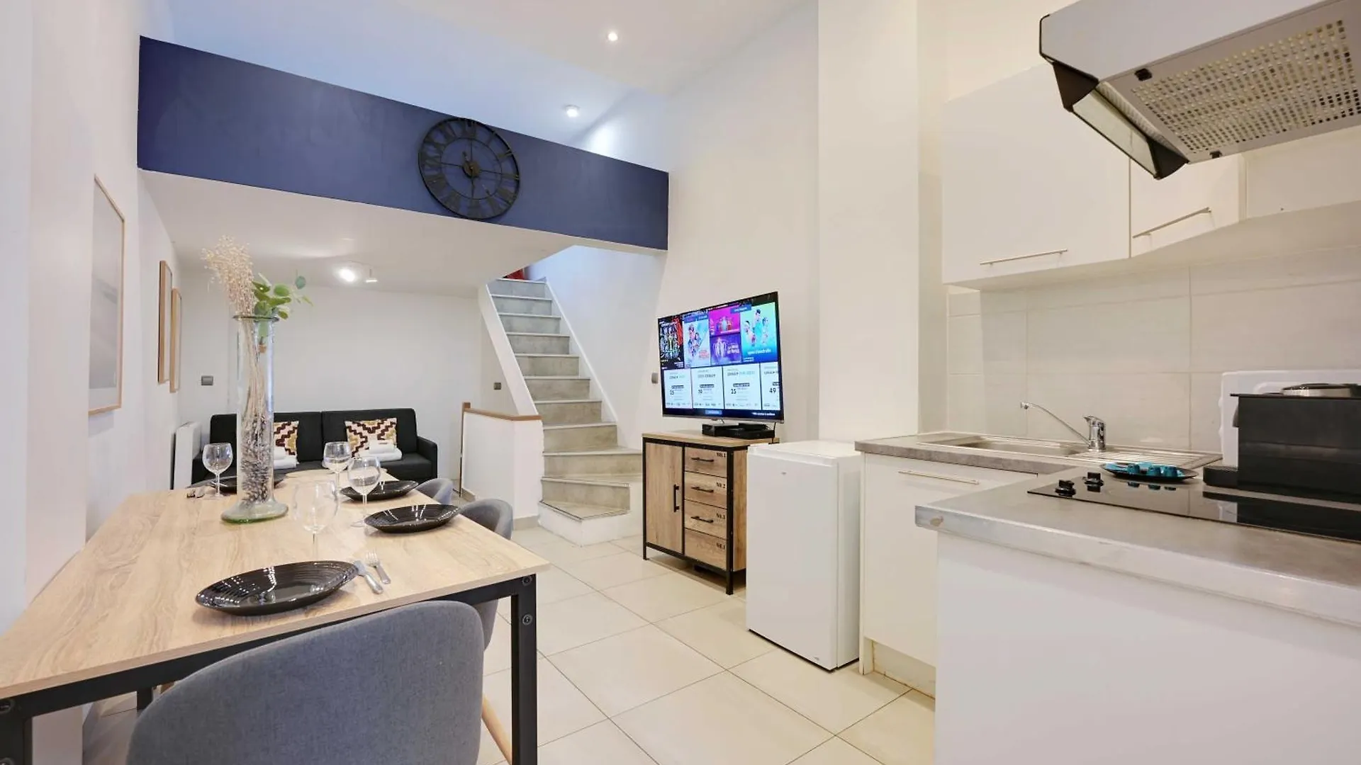 Charming Apartment -1Br - 4P - Gare District Paris 0*,  France